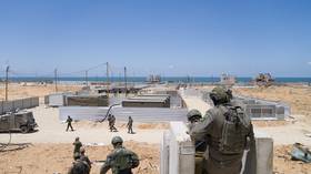 美国在加沙海滩完成援助码头